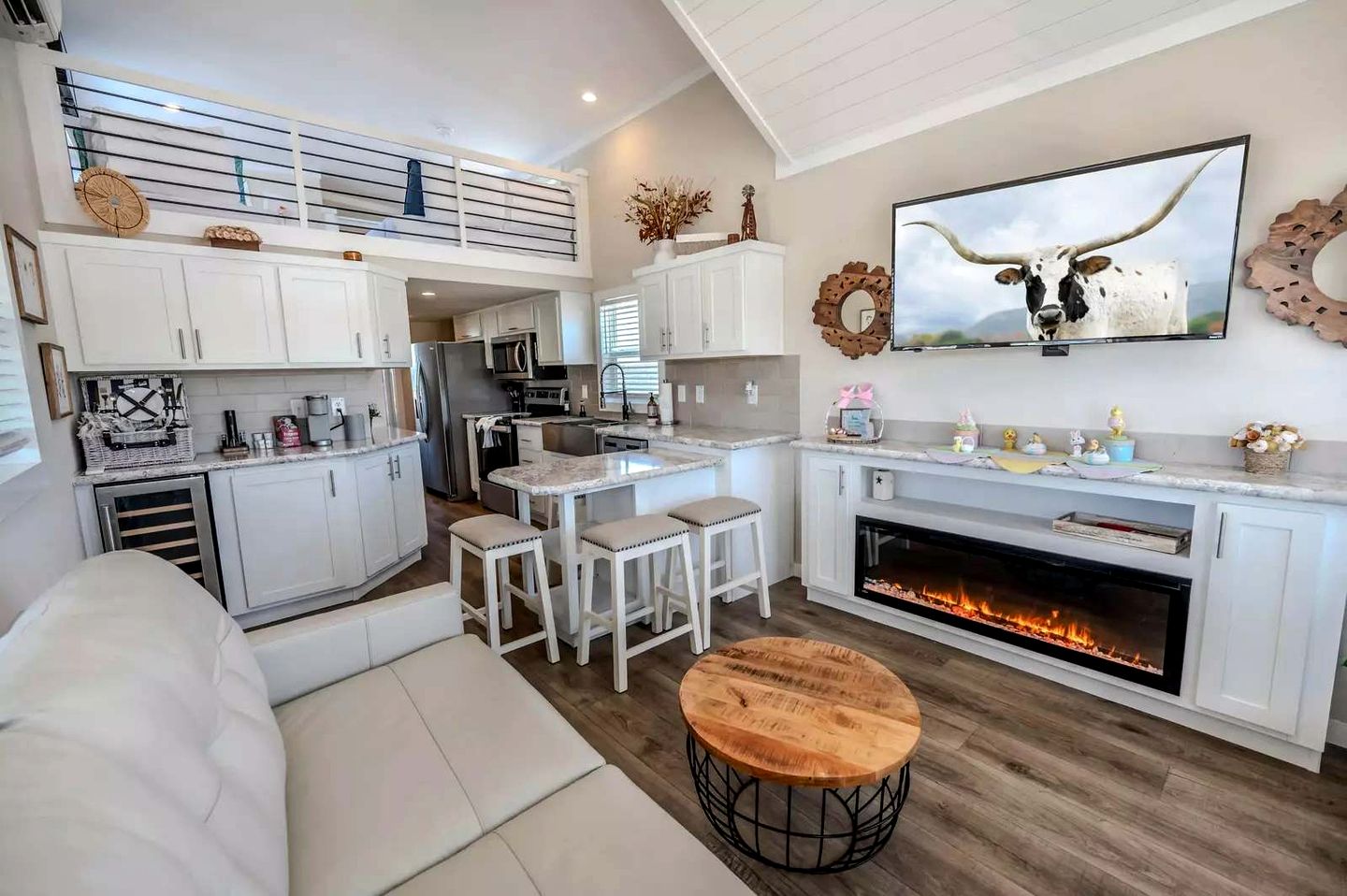 Hill Country Tiny Home Retreat with Resort Amenities Near Fredericksburg, TX