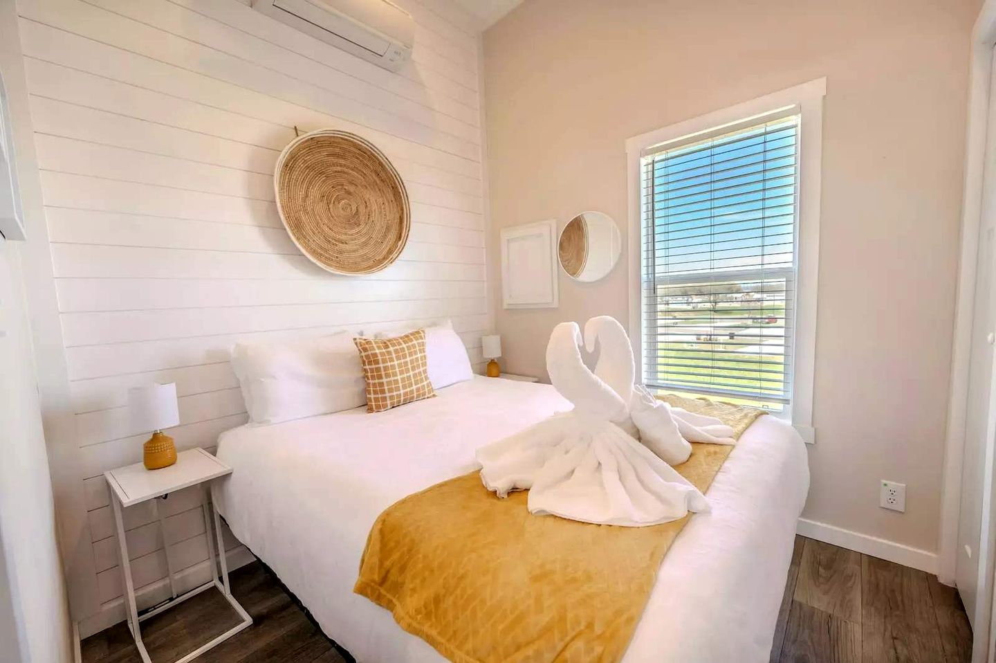 Hill Country Tiny Home Retreat with Resort Amenities Near Fredericksburg, TX