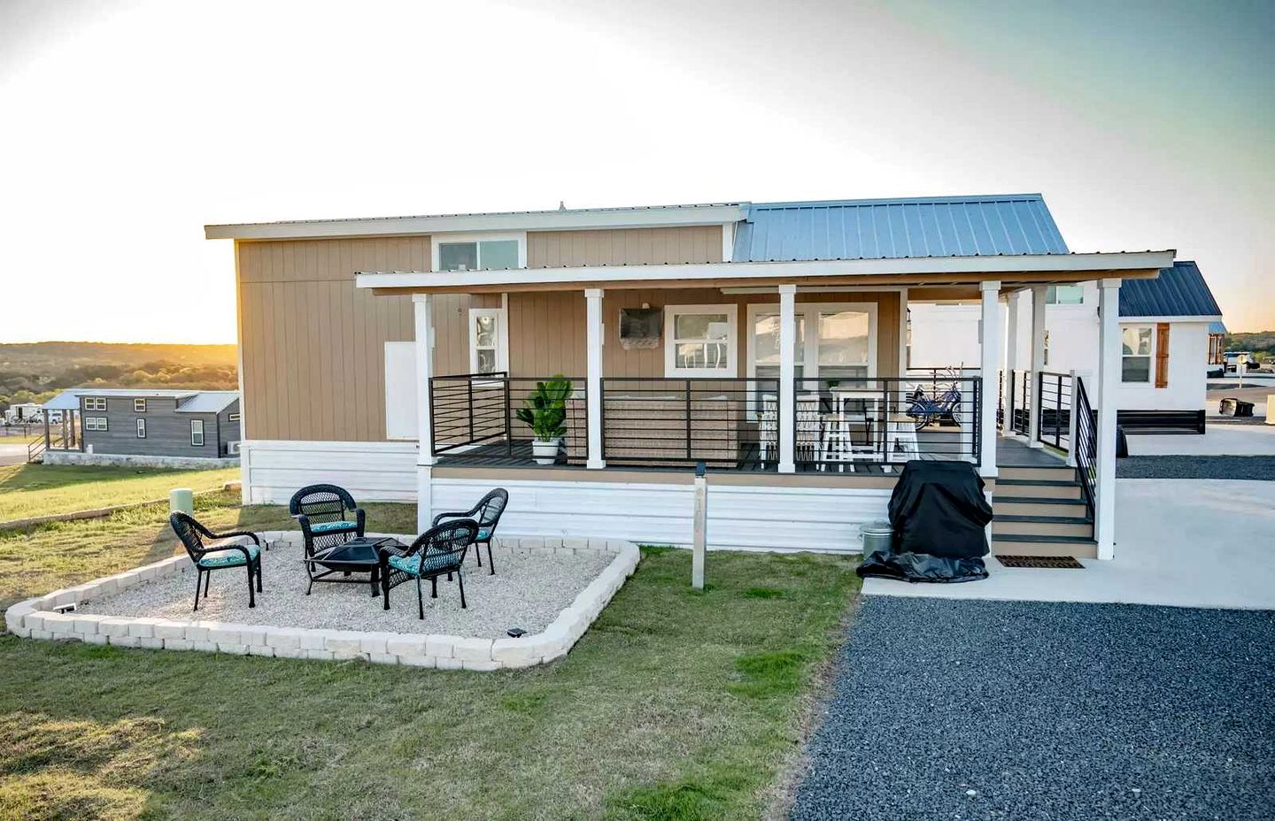 Hill Country Tiny Home Retreat with Resort Amenities Near Fredericksburg, TX