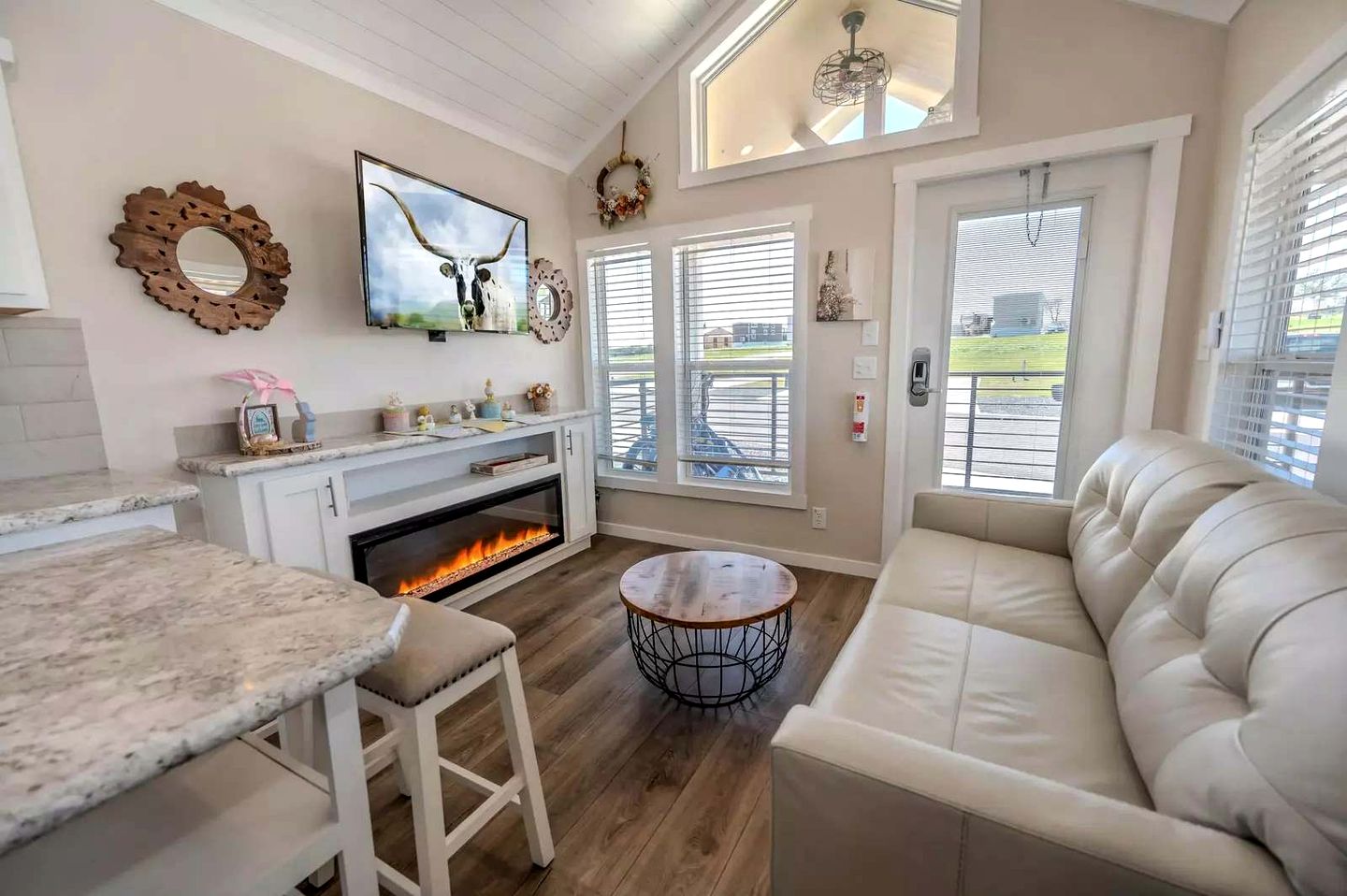 Hill Country Tiny Home Retreat with Resort Amenities Near Fredericksburg, TX