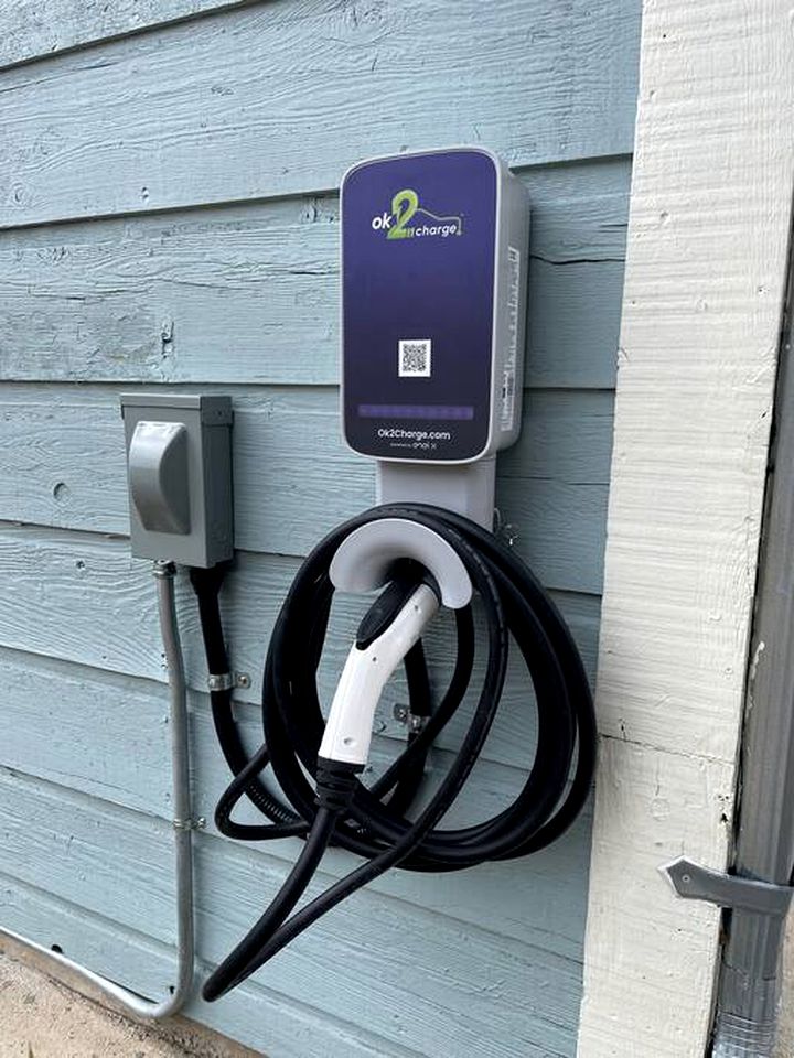 Spacious Hill Country Home Along the Banks of Smith Creek