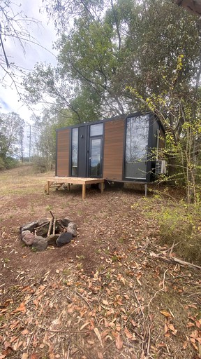 Ideal Tiny House Retreat Perfect for a Romantic Getaway in Queensland, Australia