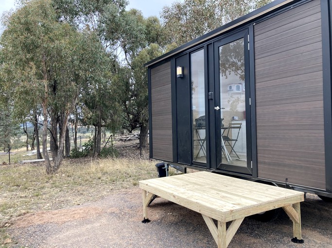 Hill View Glamping in a Victoria Tiny House