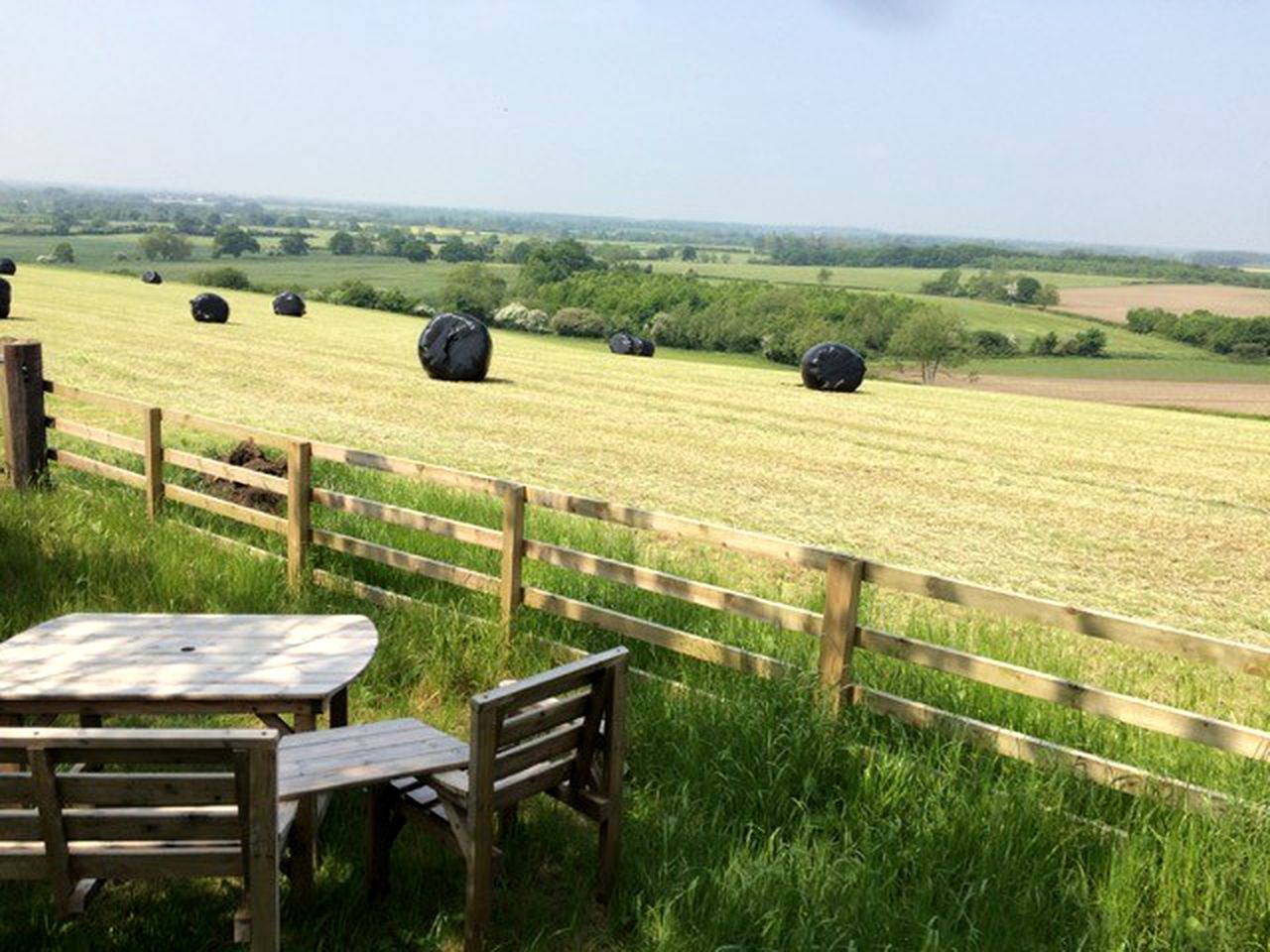 Rustic Hut Rental with Gorgeous Countryside Views near Bicester Village, England