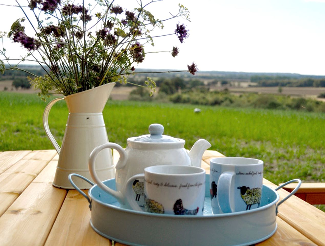 Rustic Hut Rental with Gorgeous Countryside Views near Bicester Village, England