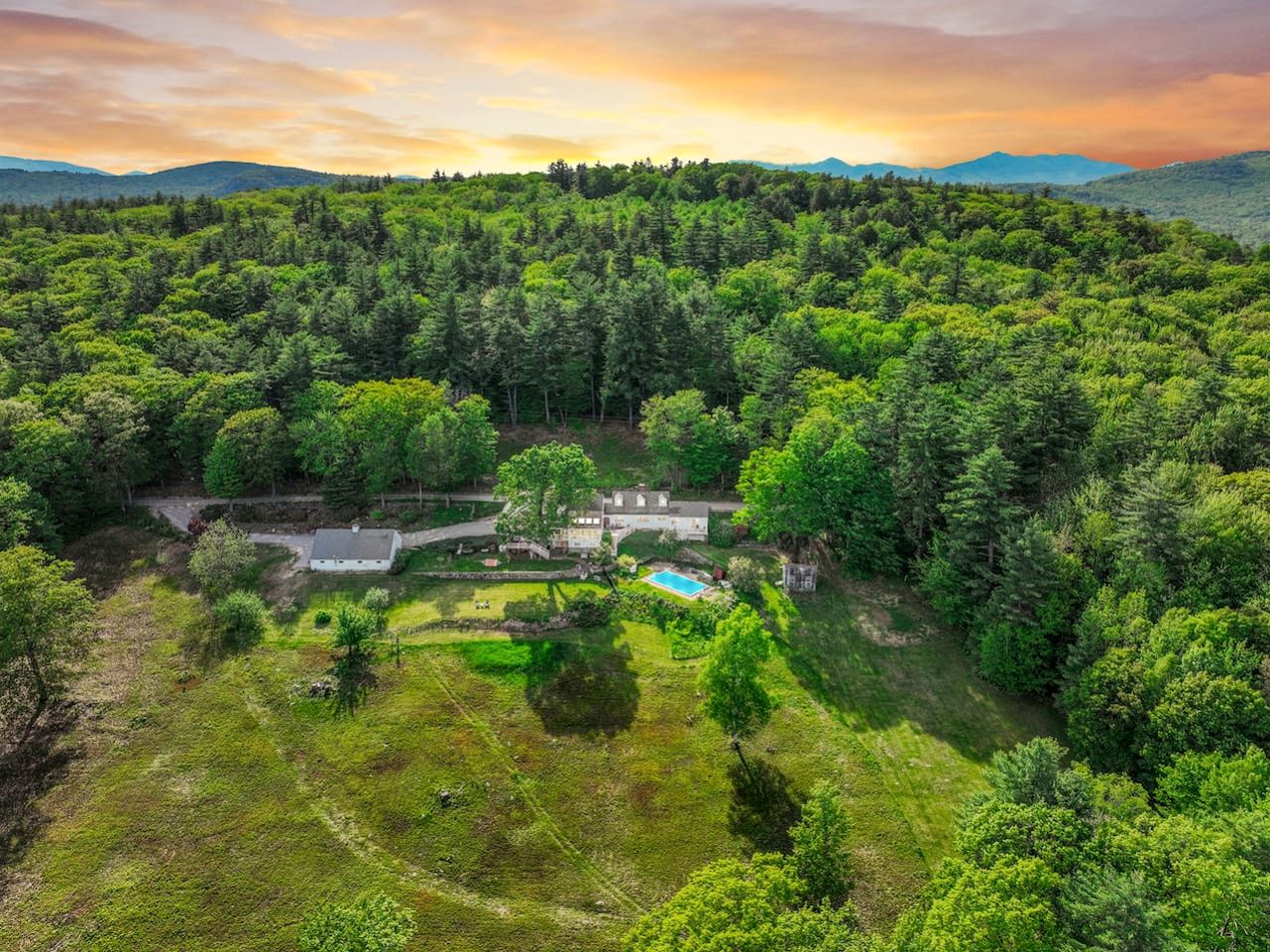 Secluded Vacation Rental Near Crystal Lake in Eaton, New Hampshire