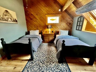 Embrace Nature with this Incredible Cabin in Sandgate, Vermont - Photo 2