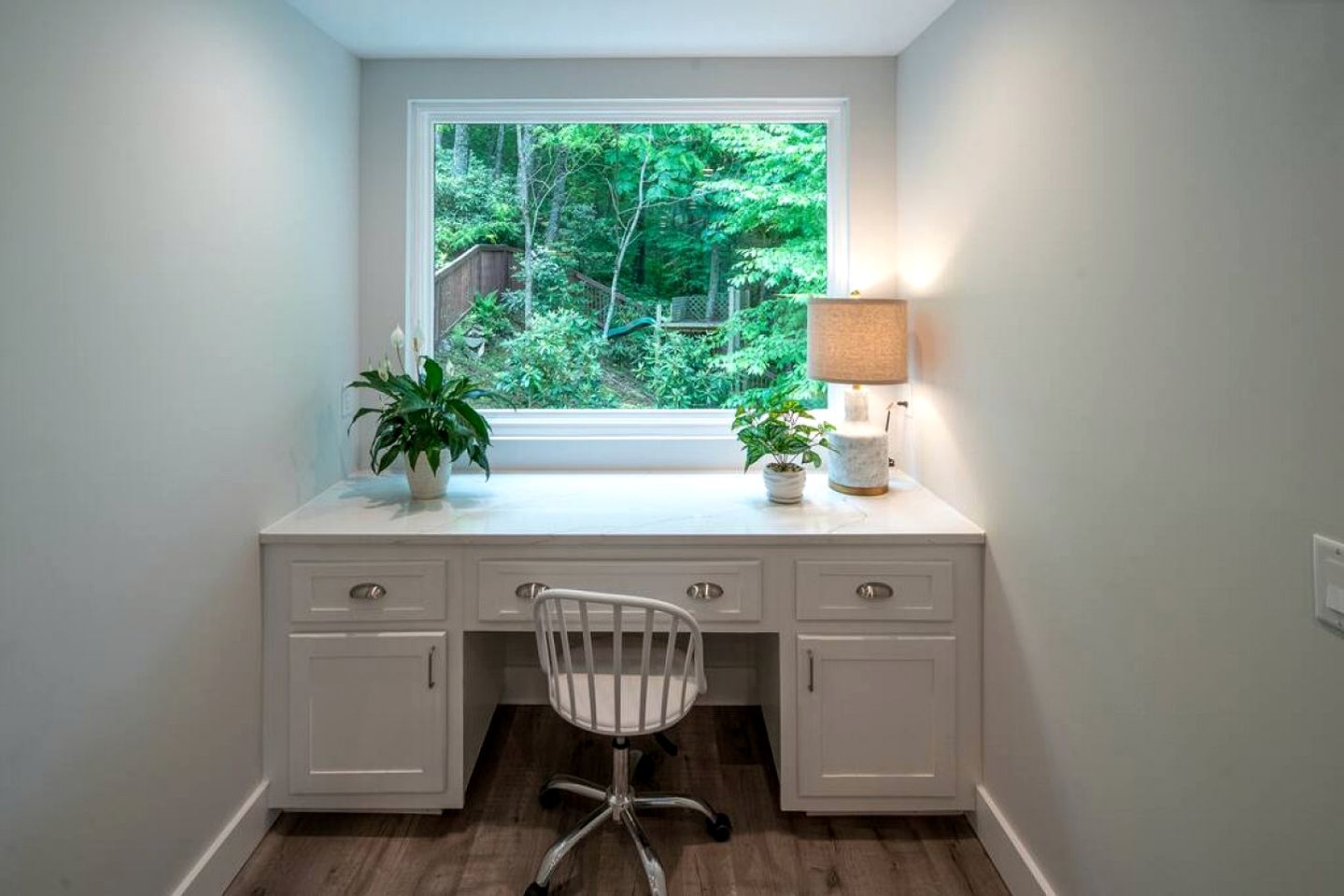 Spectacular Luxurious Container with Outdoor Hot-Tub and Fire Pit in North Carolina