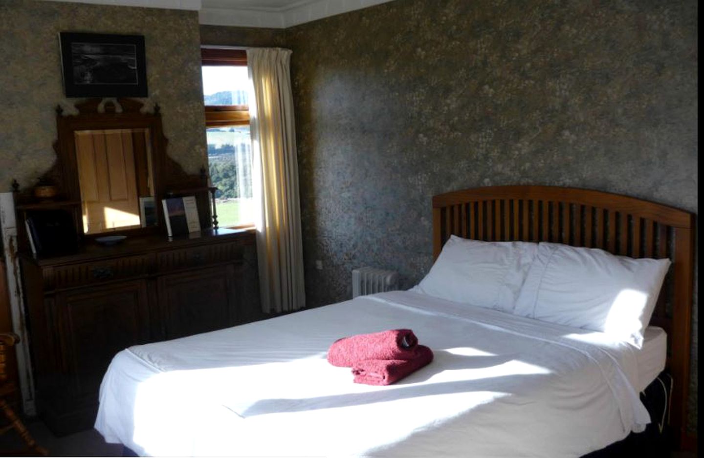 Rustic Cottage Rental Perfect for a Family near Papatowai, New Zealand