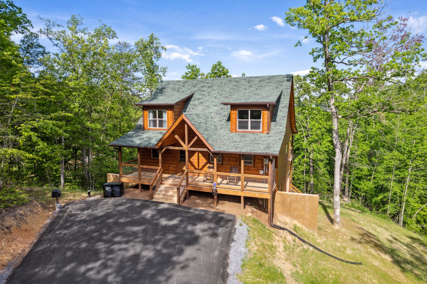 Charming Cabin with Indoor Pool and Balcony in Sevierville, Tennessee