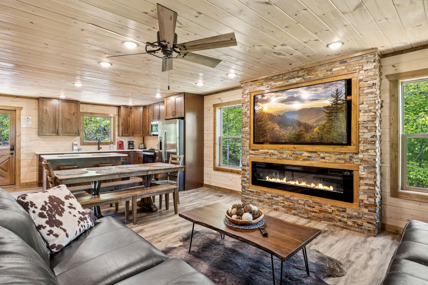 Charming Cabin with Indoor Pool and Balcony in Sevierville, Tennessee