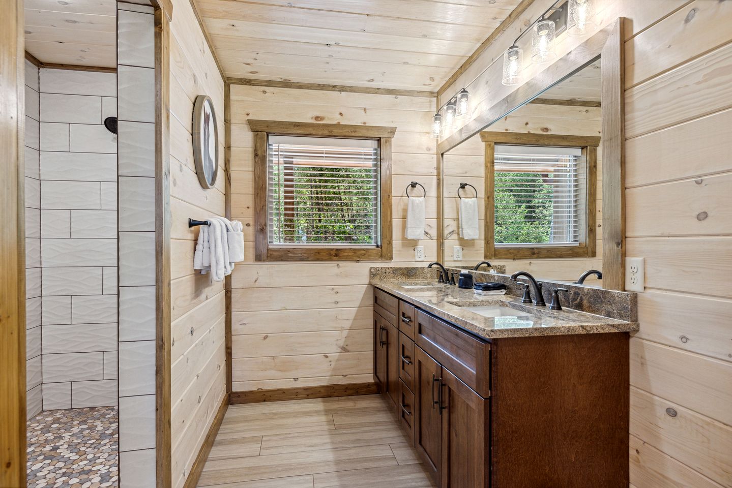 Charming Cabin with Indoor Pool and Balcony in Sevierville, Tennessee