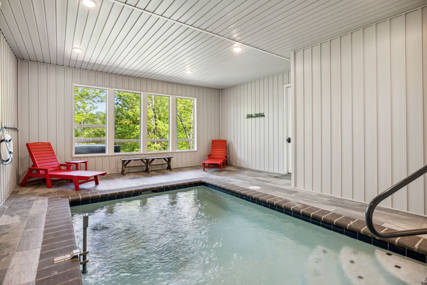 Charming Cabin with Indoor Pool and Balcony in Sevierville, Tennessee