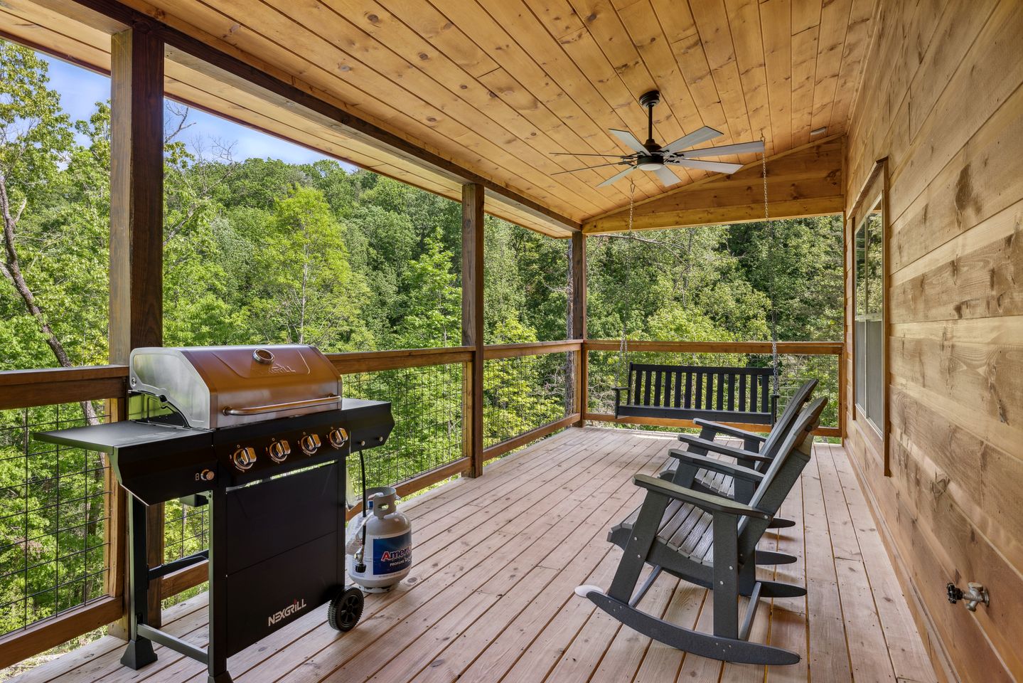 Charming Cabin with Indoor Pool and Balcony in Sevierville, Tennessee