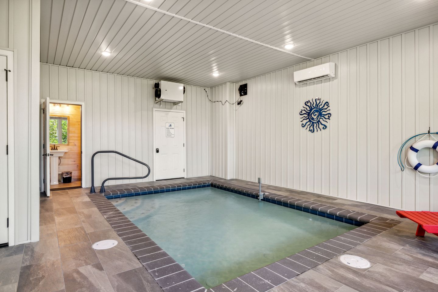 Charming Cabin with Indoor Pool and Balcony in Sevierville, Tennessee