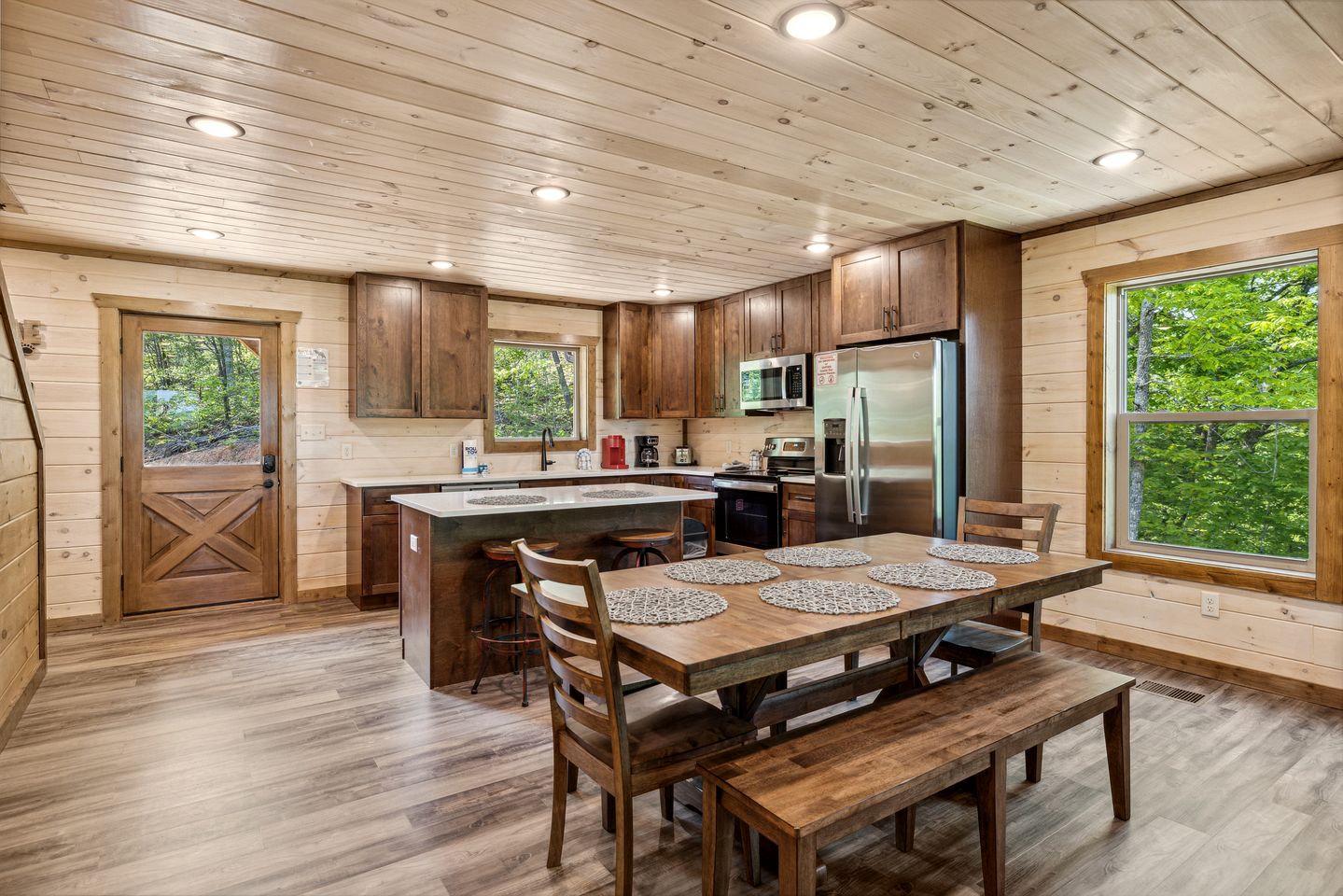 Charming Cabin with Indoor Pool and Balcony in Sevierville, Tennessee