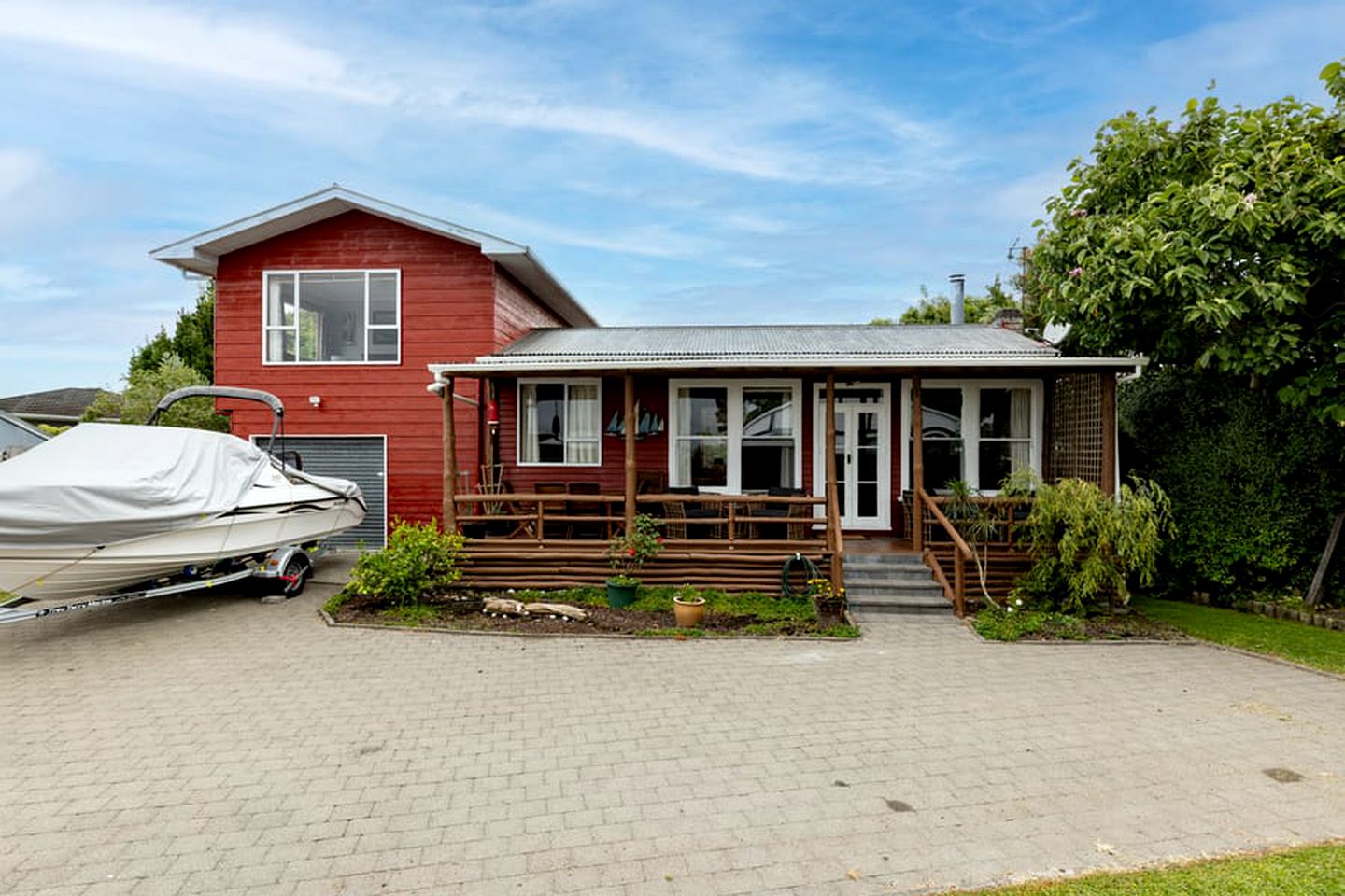 Hilltop Getaway, Beach Houses, Taupo, New Zealand Glamping Hub