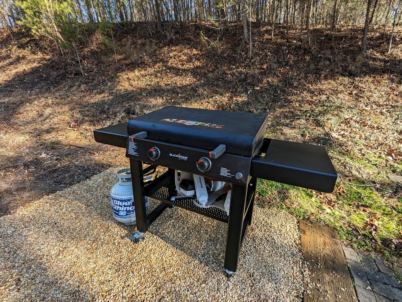 Serene Group Getaway Cabin with Private Hot Tub and Grill near the Smokies in Sevierville, Tennessee