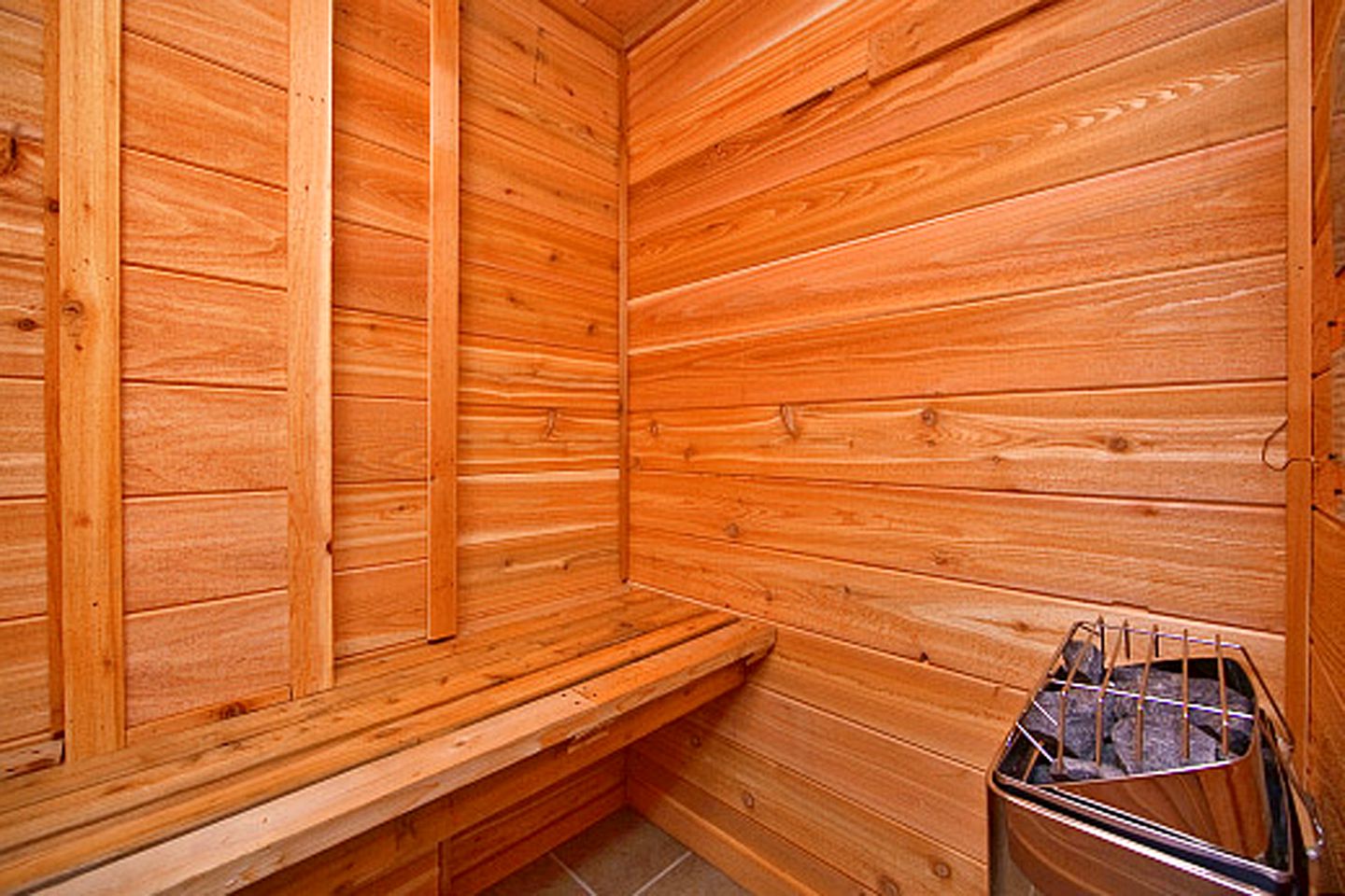 Peaceful Cabin Rental with Amazing Views of the Great Smokies for a Family Getaway in Tennessee