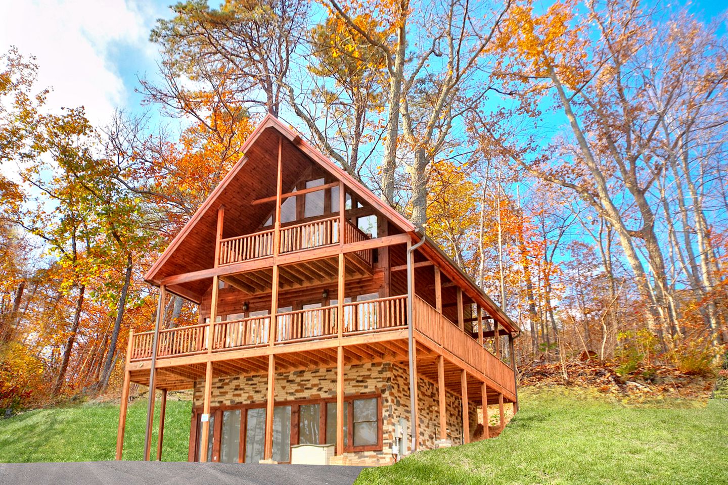 Cabins (United States, Gatlinburg, Tennessee)