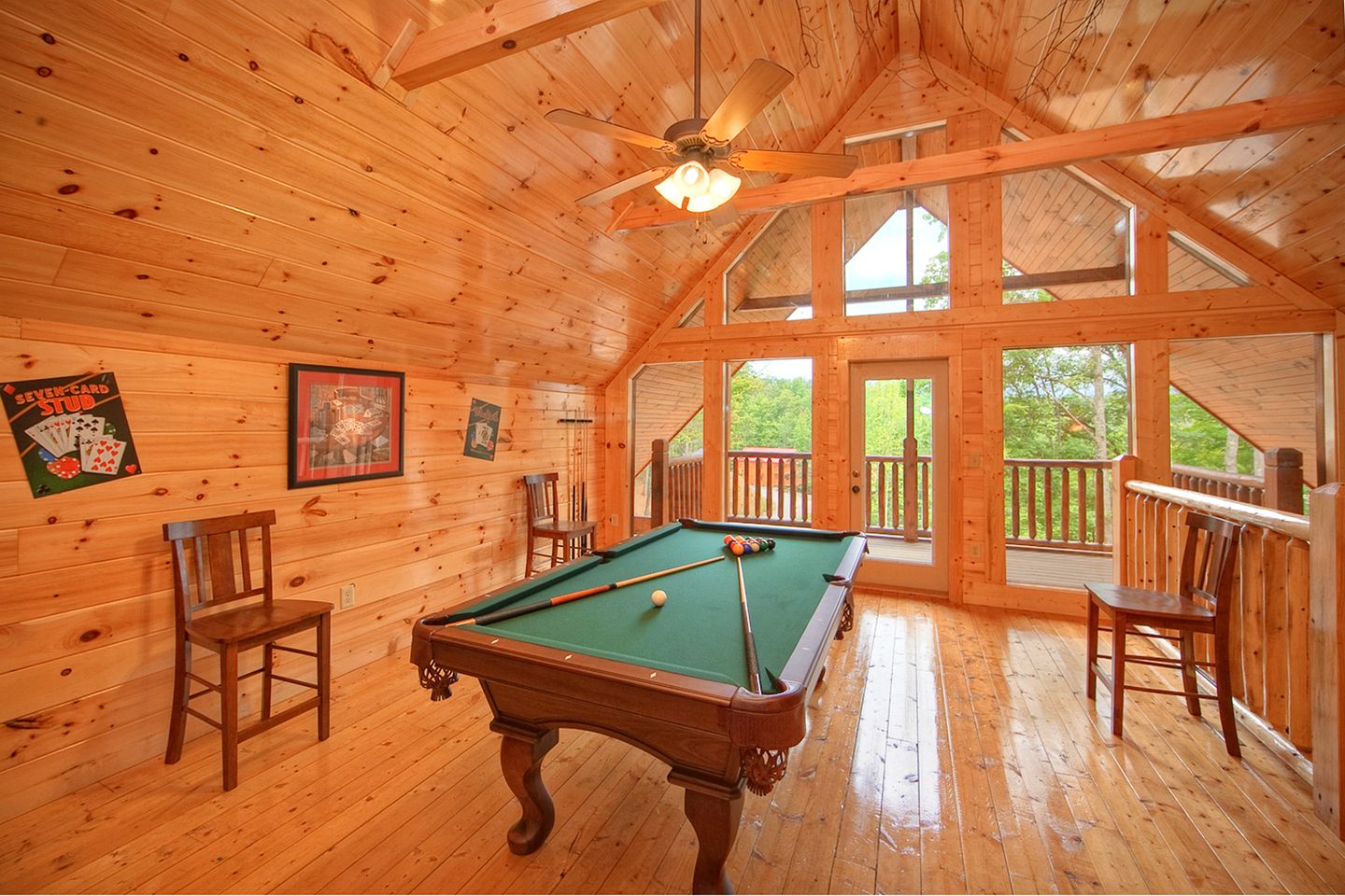 Peaceful Cabin Rental with Amazing Views of the Great Smokies for a Family Getaway in Tennessee