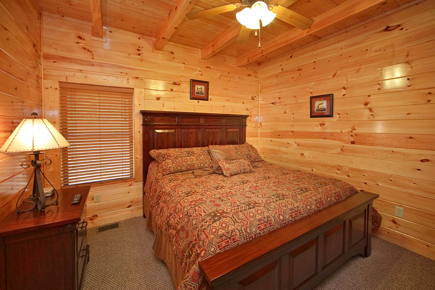 Peaceful Cabin Rental with Amazing Views of the Great Smokies for a Family Getaway in Tennessee