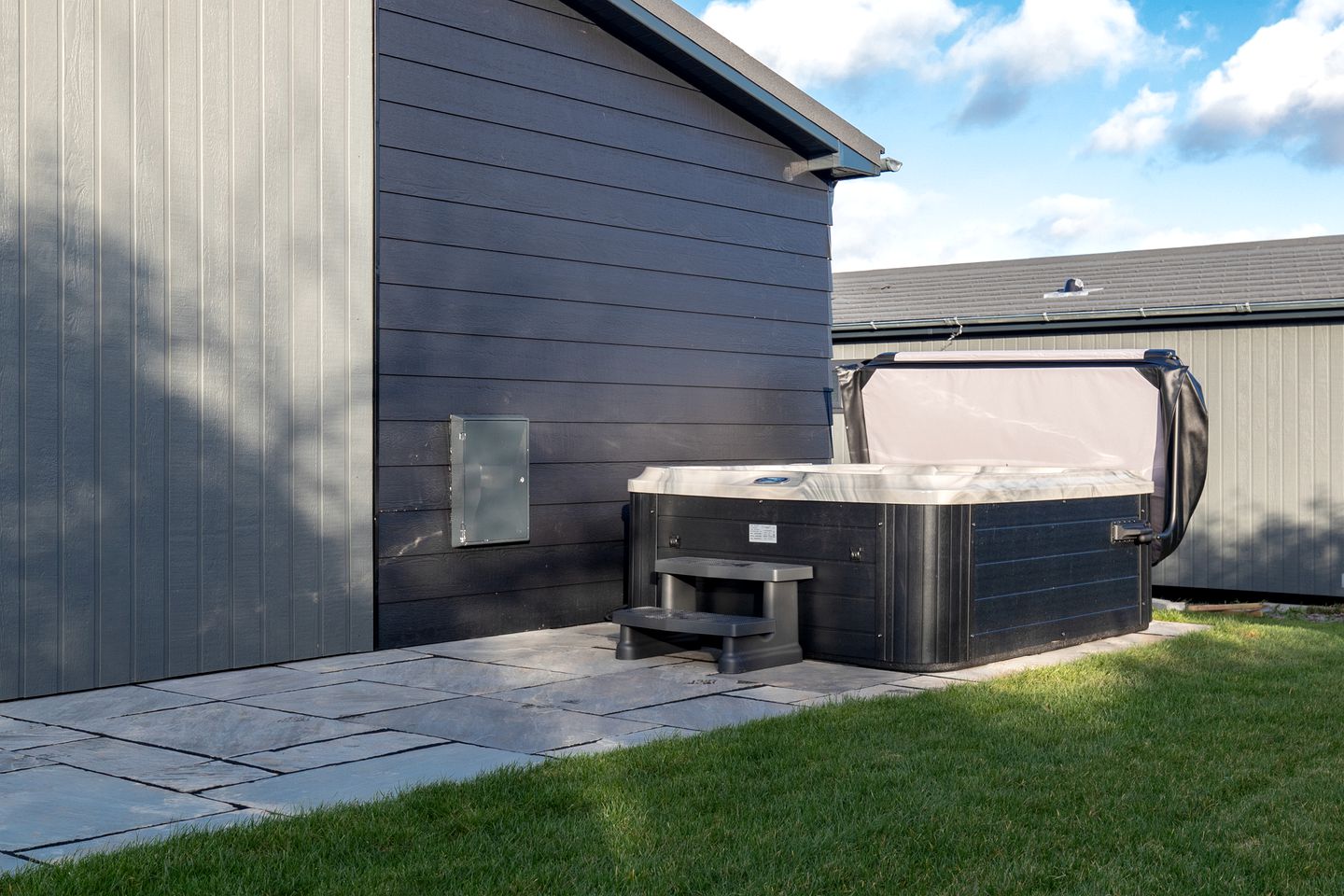 Stylish Coastal Lodge with Private Hot Tub near Tenby, Pembrokeshire