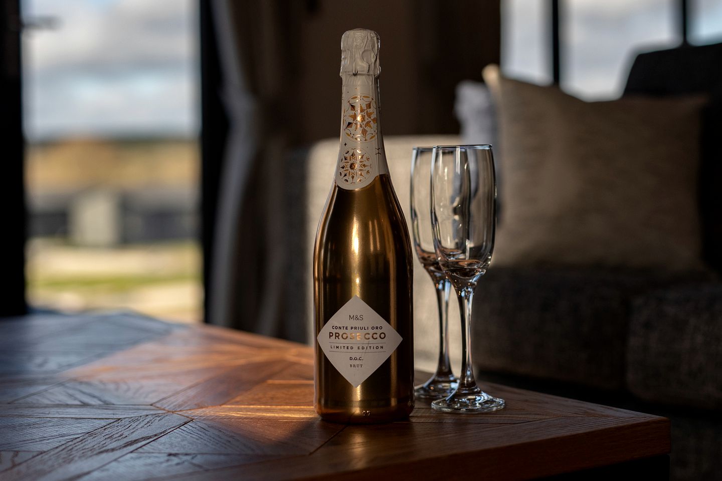 Stylish Coastal Lodge with Private Hot Tub near Tenby, Pembrokeshire