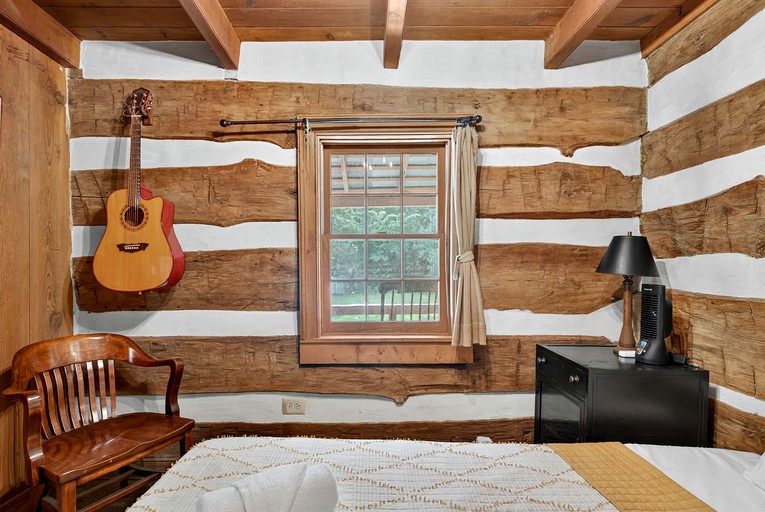 Cabins (United States of America, Capon Bridge, West Virginia)