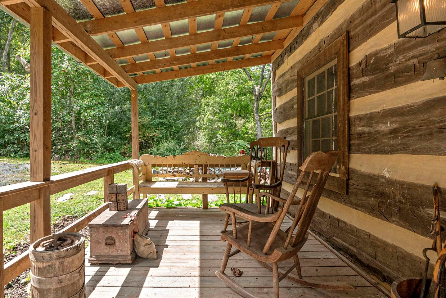 Historic Restored Farmhouse with Cowboy Cauldron Fire Pit Near Ice Mountain, Capon Bridge, West Virginia