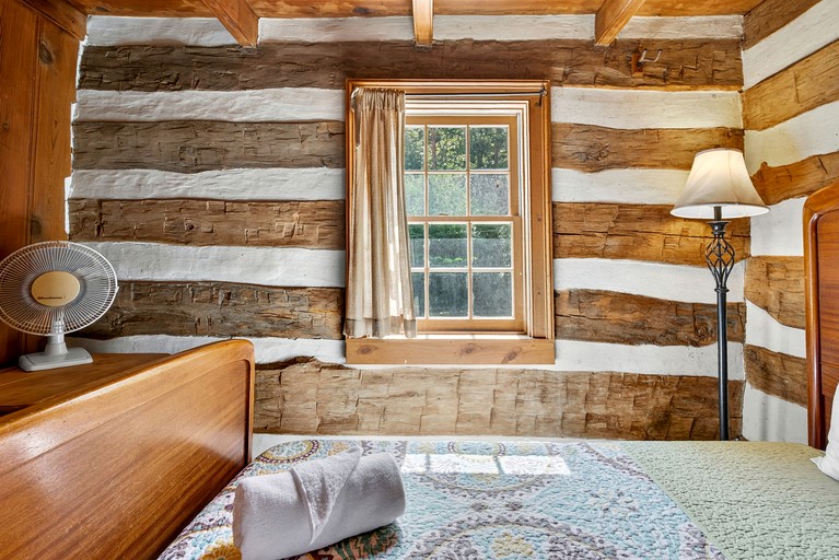 Cabins (United States of America, Capon Bridge, West Virginia)