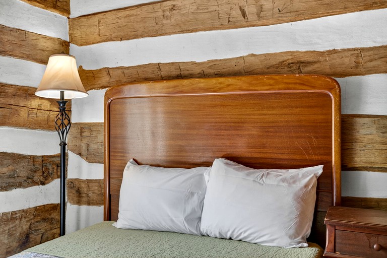 Cabins (United States of America, Capon Bridge, West Virginia)