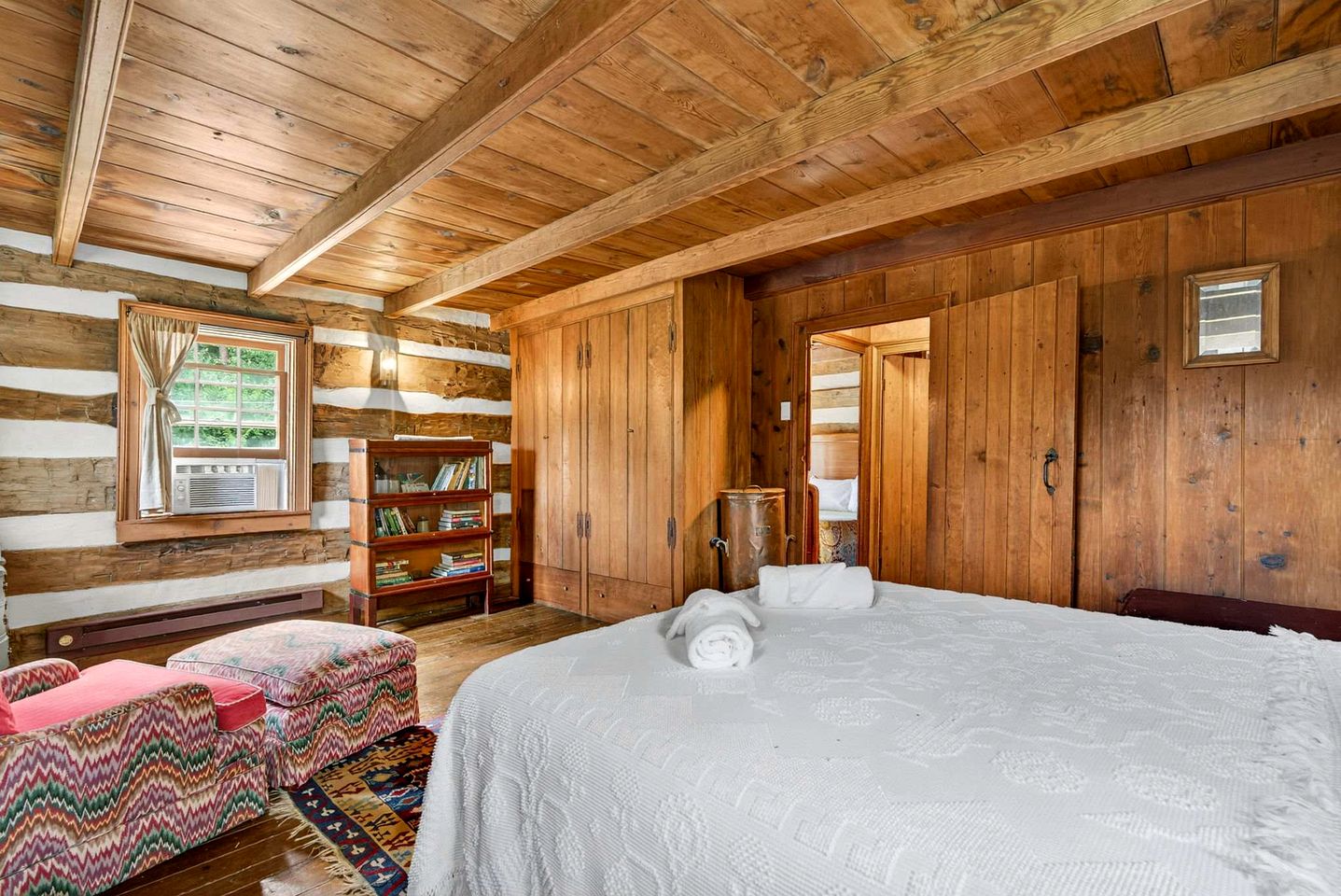 Historic Restored Farmhouse with Cowboy Cauldron Fire Pit Near Ice Mountain, Capon Bridge, West Virginia