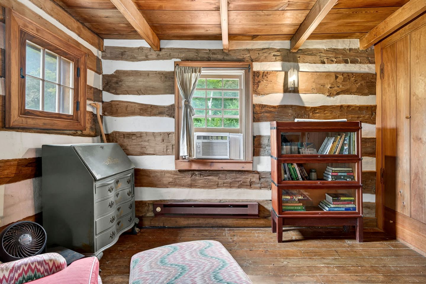Historic Restored Farmhouse with Cowboy Cauldron Fire Pit Near Ice Mountain, Capon Bridge, West Virginia