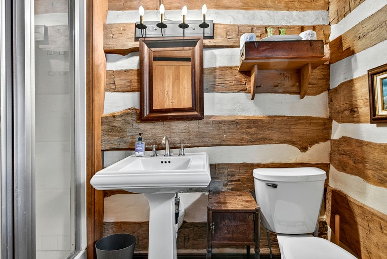 Cabins (United States of America, Capon Bridge, West Virginia)