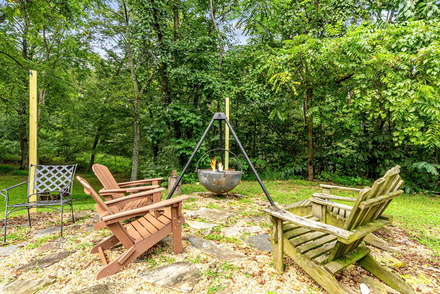 Historic Restored Farmhouse with Cowboy Cauldron Fire Pit Near Ice Mountain, Capon Bridge, West Virginia