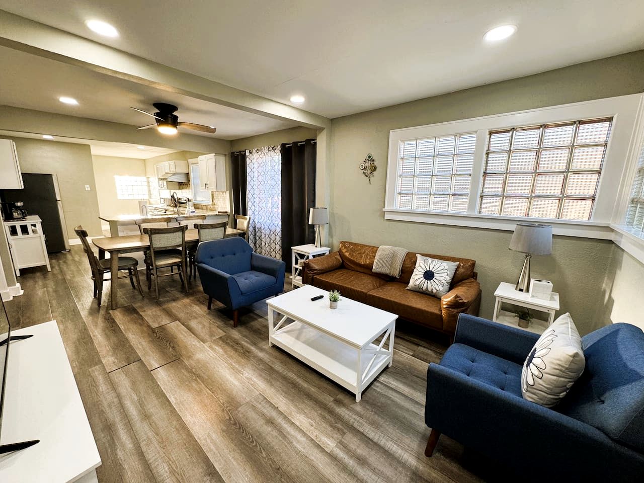 Beautifully Restored Getaway, Perfect for Groups and Relaxing Stays in Hot Springs, Arkansas