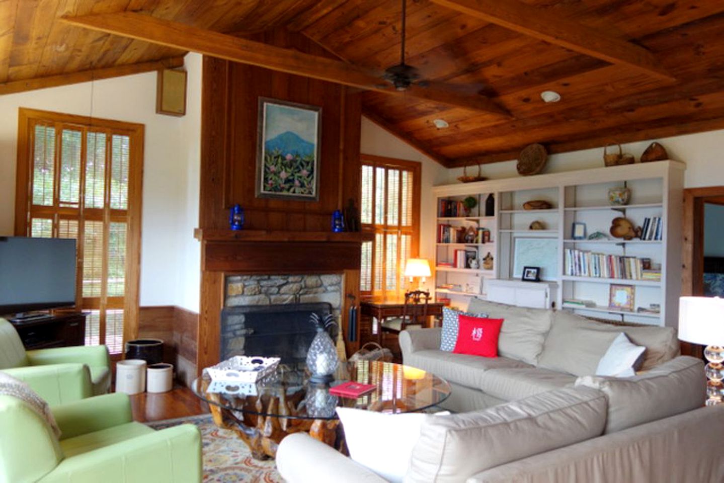 Secluded Cabin Nestled in the Woodlands of Meadows of Dan, Virginia