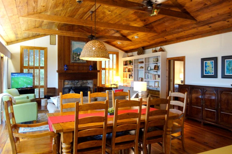 Cabins (Meadows of Dan, Virginia, United States)