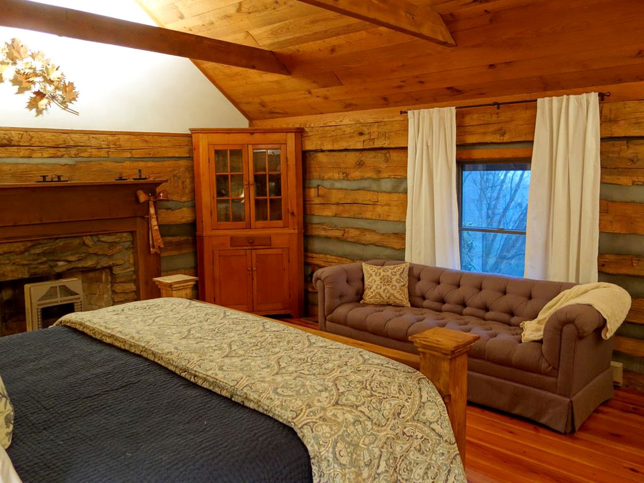 Secluded Cabin Nestled in the Woodlands of Meadows of Dan, Virginia