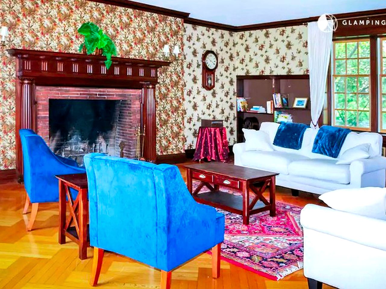 Historic and Spacious Mansion with Expansive Lawn for a Group Getaway near Hartford, Connecticut