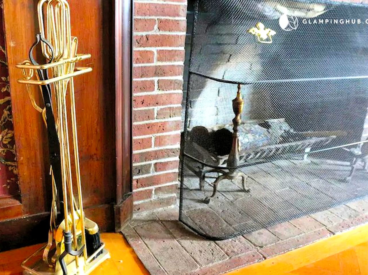 Historic and Spacious Mansion with Expansive Lawn for a Group Getaway near Hartford, Connecticut