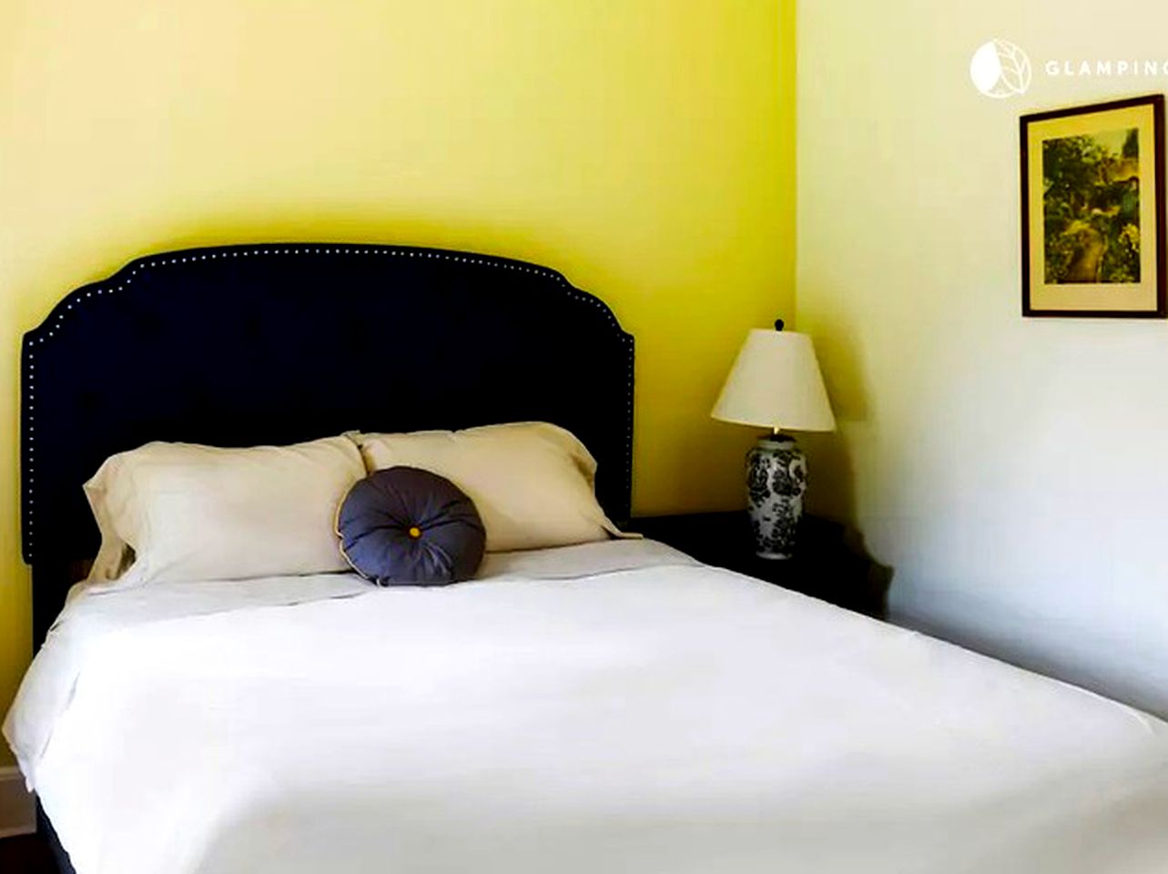 Historic and Spacious Mansion with Expansive Lawn for a Group Getaway near Hartford, Connecticut