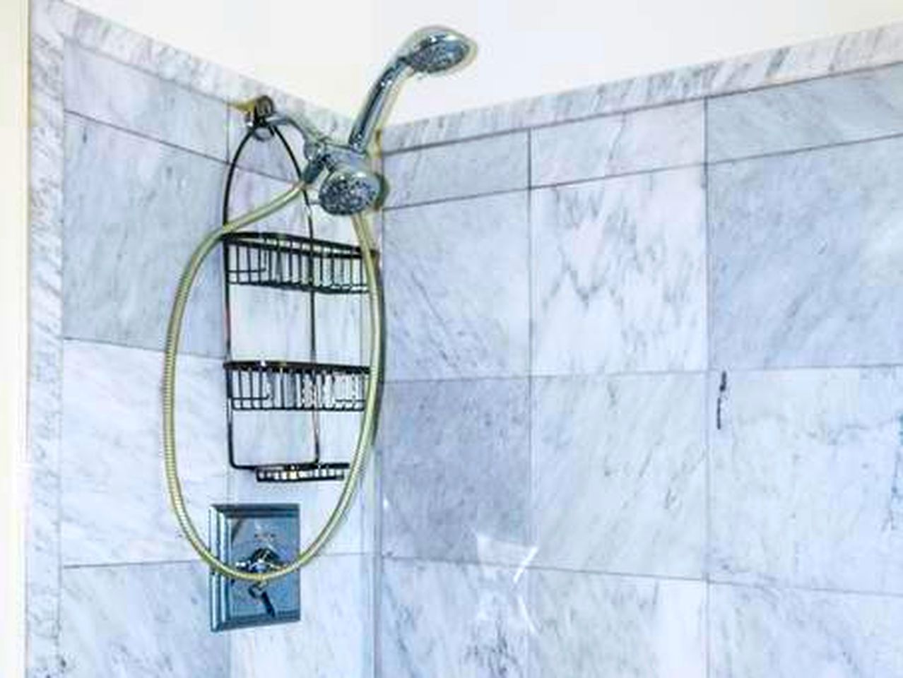 Historic and Spacious Mansion with Expansive Lawn for a Group Getaway near Hartford, Connecticut