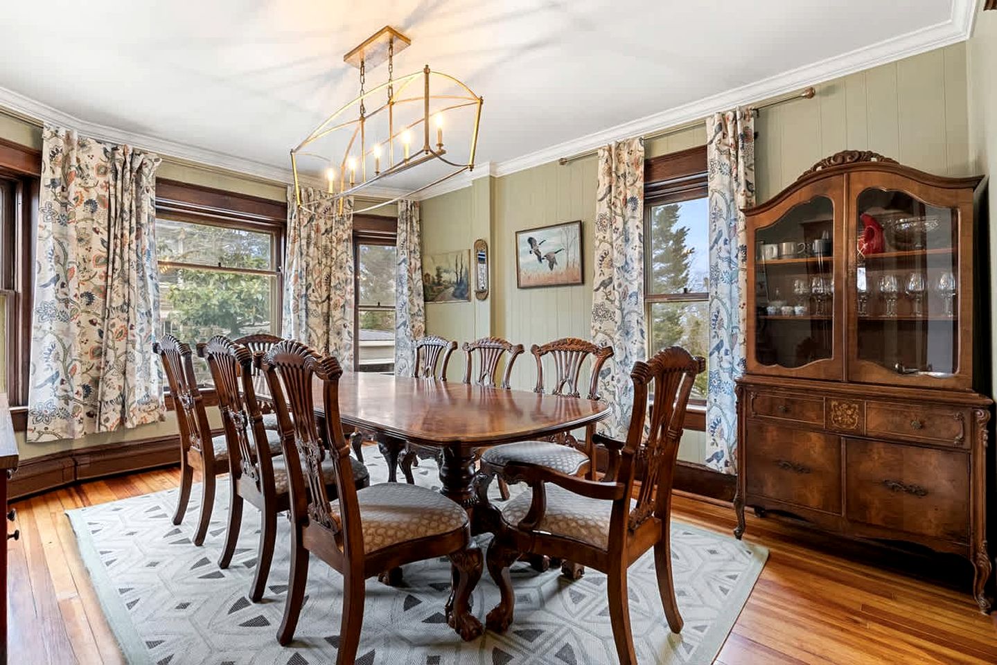 Enchanting River Victorian Vacation Home near the Mountains of Harpers Ferry West Virginia