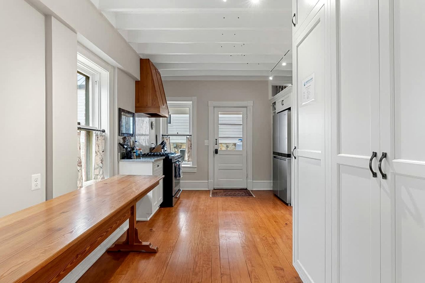 Enchanting River Victorian Vacation Home near the Mountains of Harpers Ferry West Virginia
