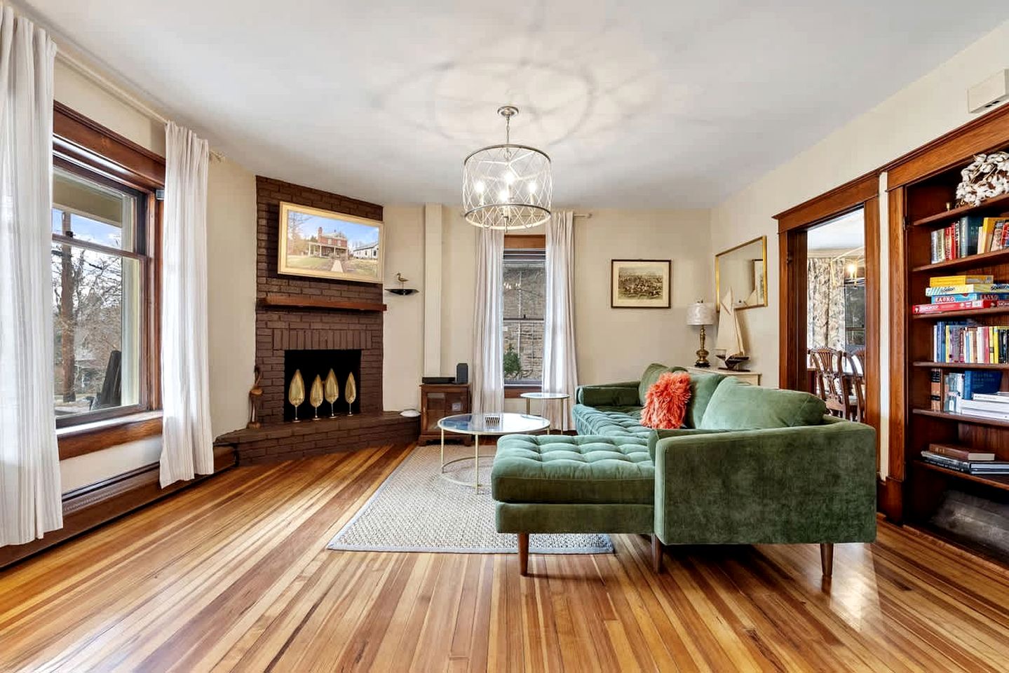 Enchanting River Victorian Vacation Home near the Mountains of Harpers Ferry West Virginia
