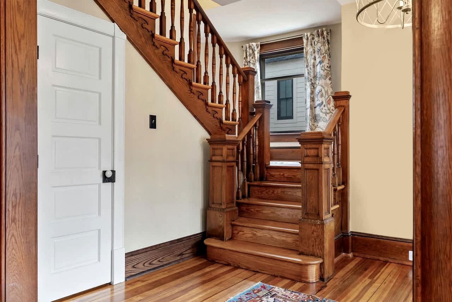Enchanting River Victorian Vacation Home near the Mountains of Harpers Ferry West Virginia