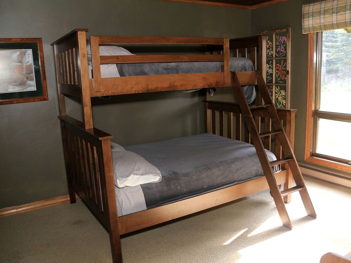 Cabins (Coloma, Wisconsin, United States)