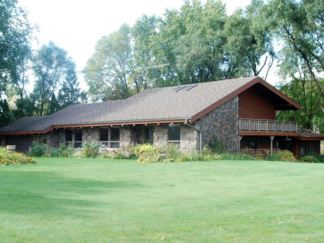 Cabins (Coloma, Wisconsin, United States)